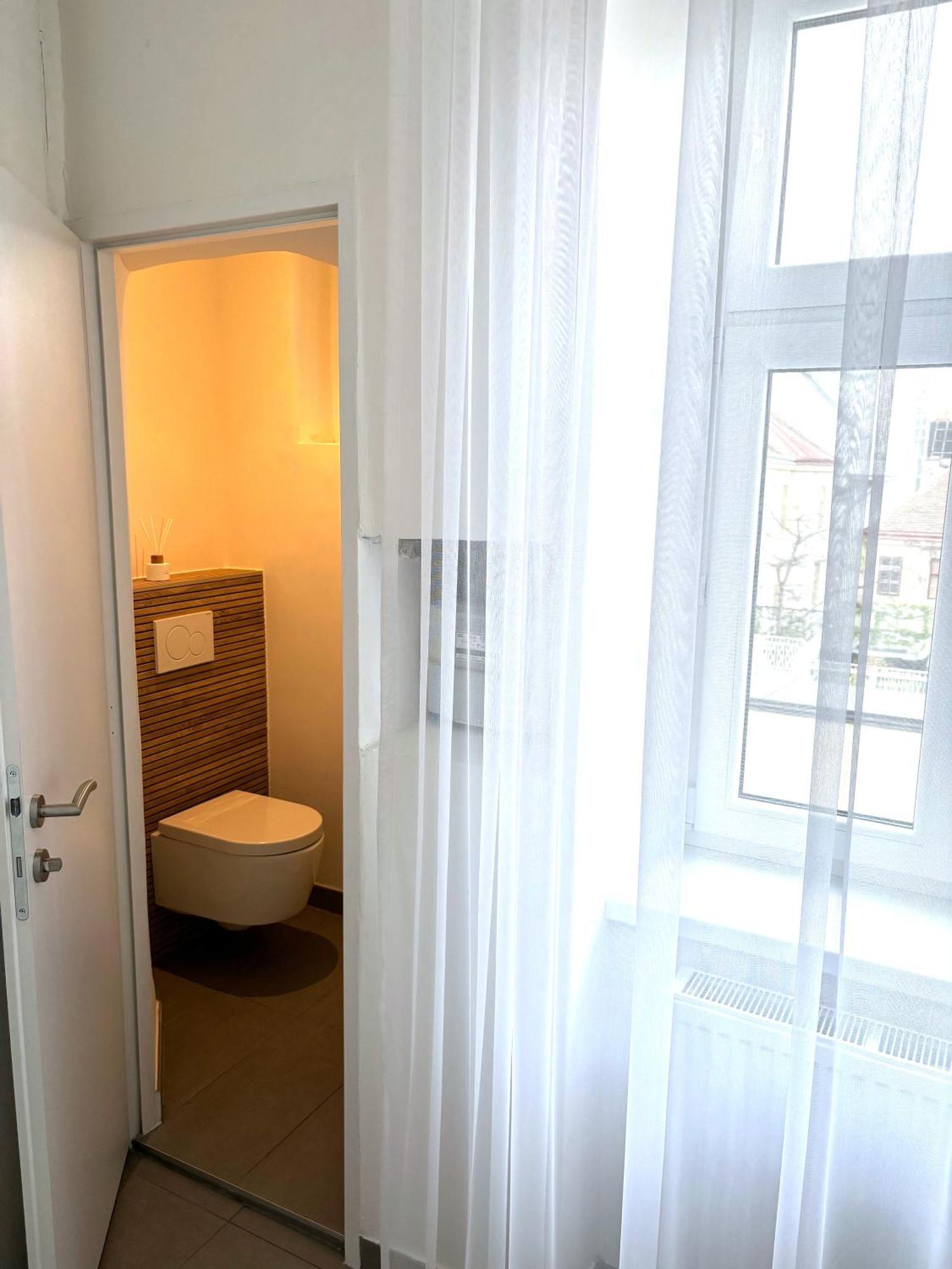 Traumhafte Wohnung Fuer 3, Grosszuegig, Walk In Dusche 비엔나 외부 사진